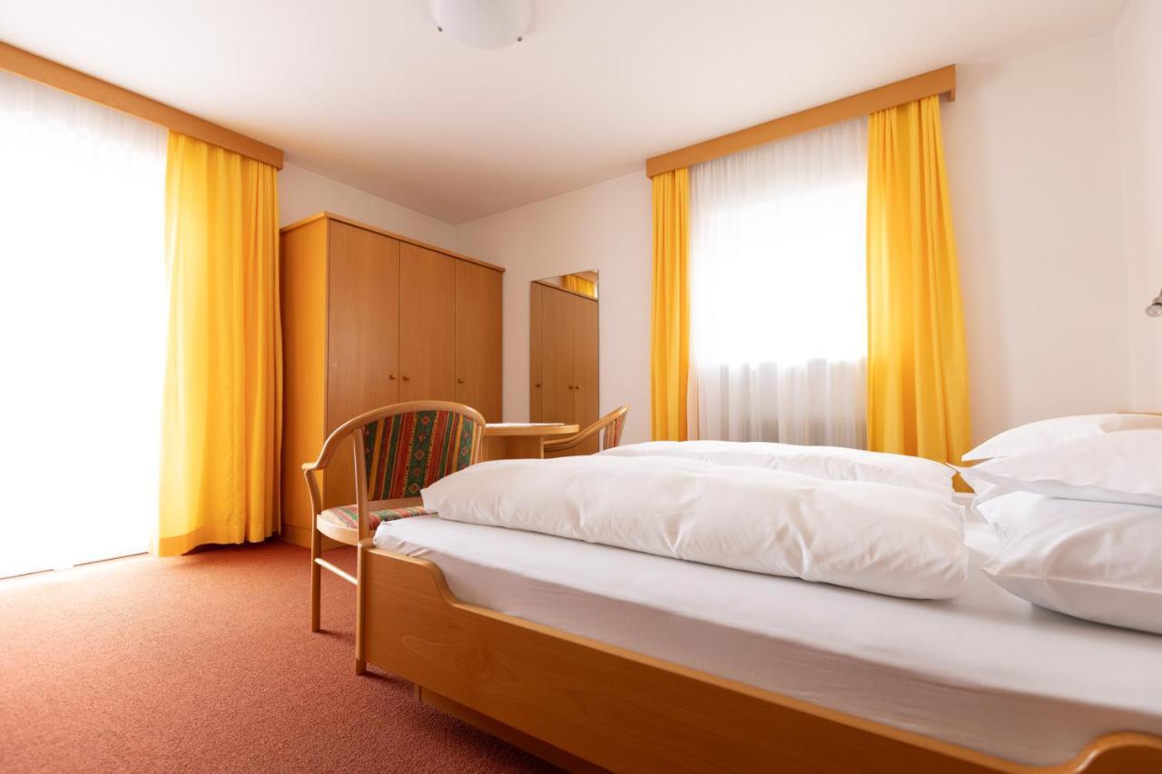 Garni Juval Hotel Tirolo Exterior foto